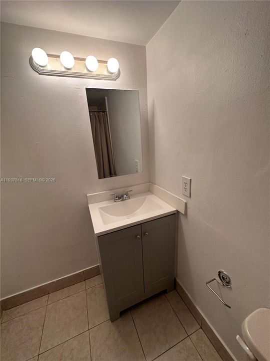 For Rent: $1,850 (1 beds, 1 baths, 620 Square Feet)