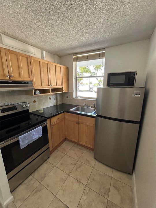 For Rent: $1,850 (1 beds, 1 baths, 620 Square Feet)