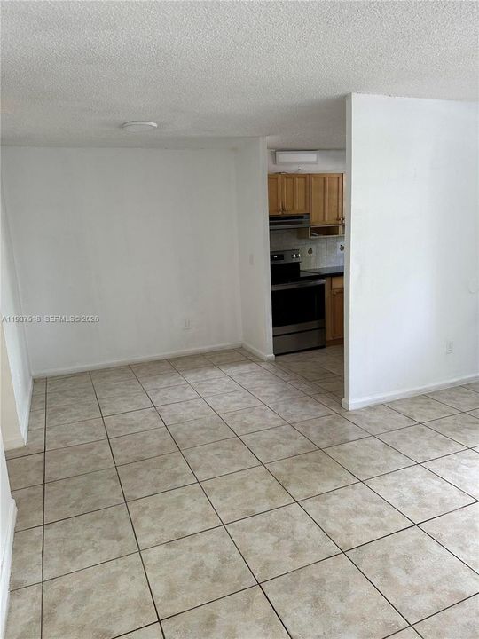 For Rent: $1,850 (1 beds, 1 baths, 620 Square Feet)