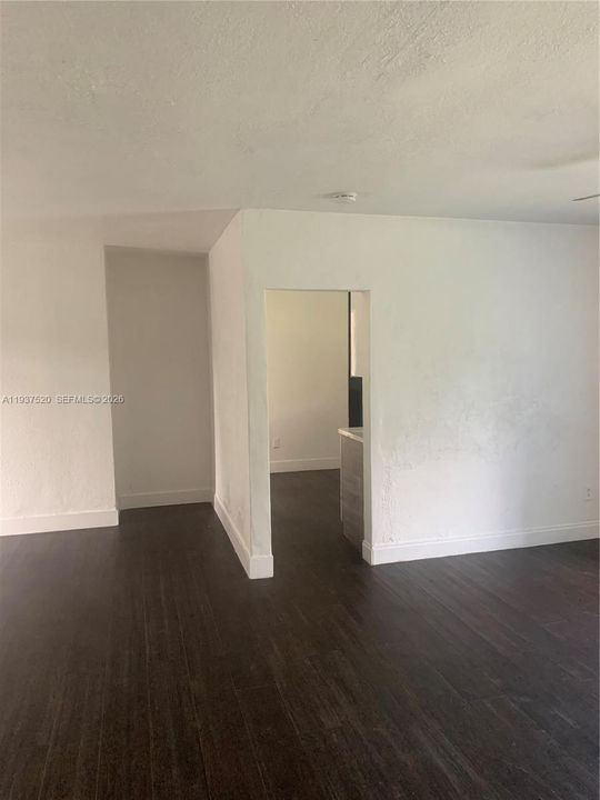 出租: $3,150 (4 贝兹, 3 浴室, 1711 平方英尺)