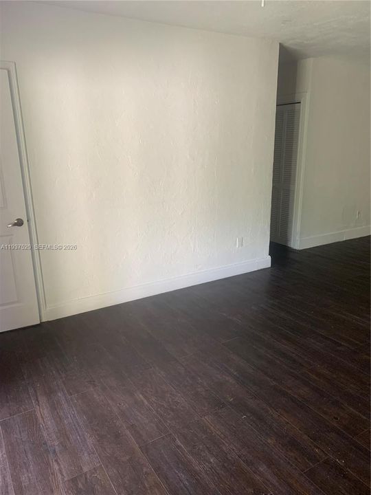 出租: $3,150 (4 贝兹, 3 浴室, 1711 平方英尺)