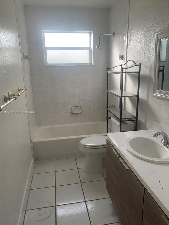 出租: $3,150 (4 贝兹, 3 浴室, 1711 平方英尺)