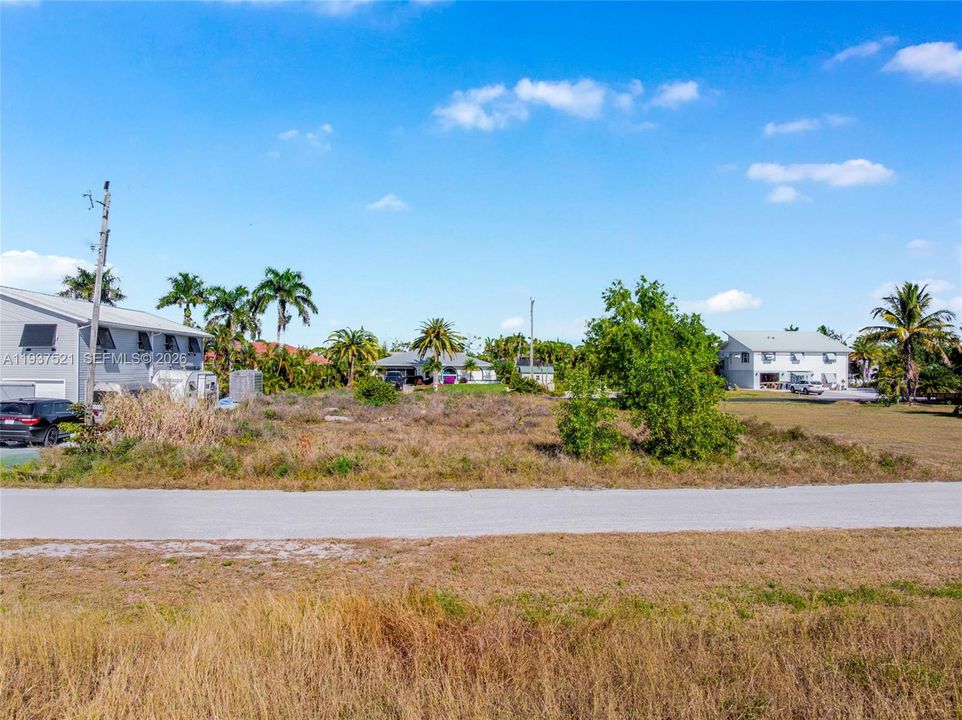 待售: $36,500 (0.19 acres)