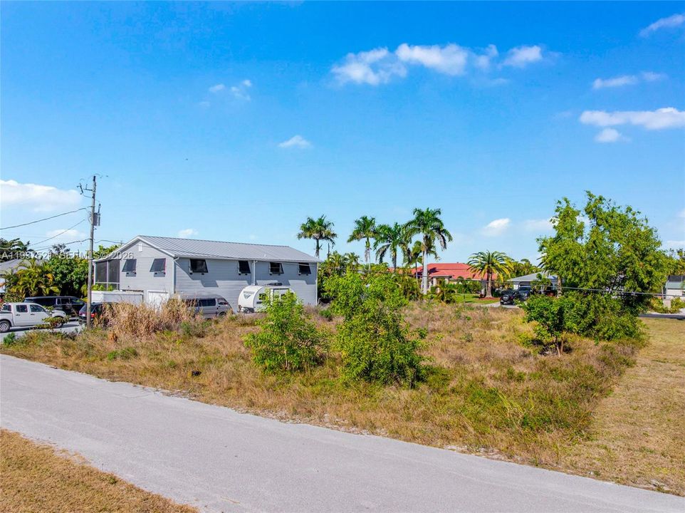 待售: $36,500 (0.19 acres)