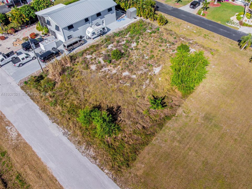 待售: $36,500 (0.19 acres)