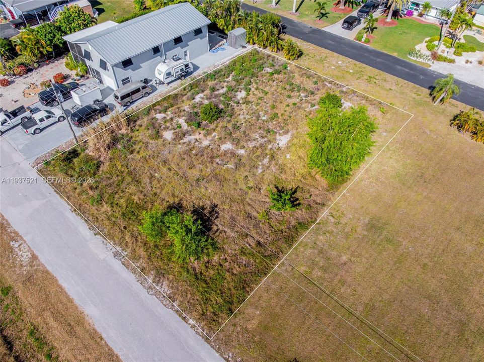 待售: $36,500 (0.19 acres)