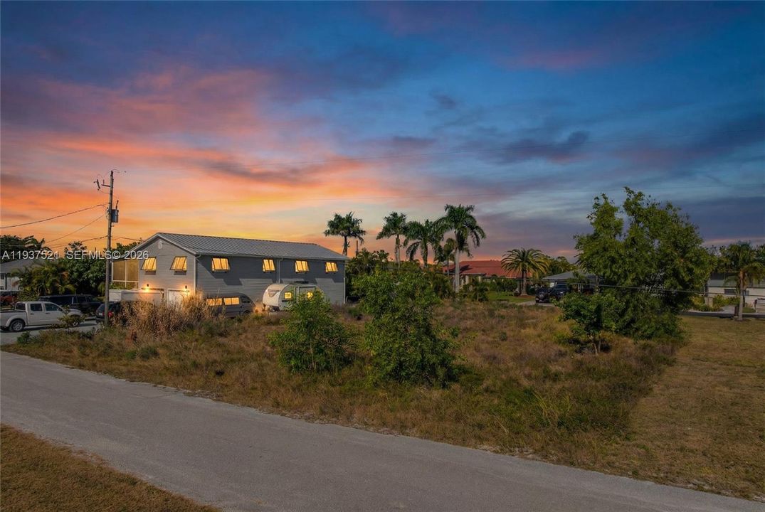 待售: $36,500 (0.19 acres)