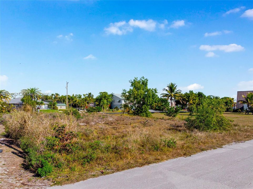 待售: $36,500 (0.19 acres)