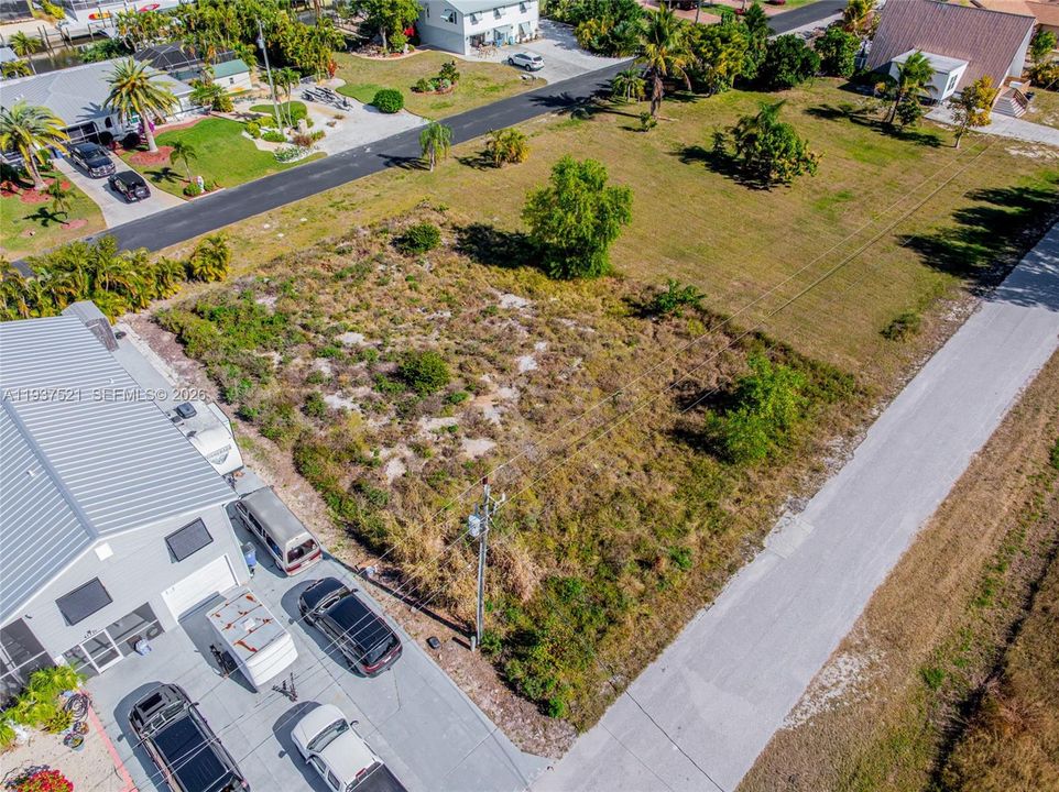 待售: $36,500 (0.19 acres)