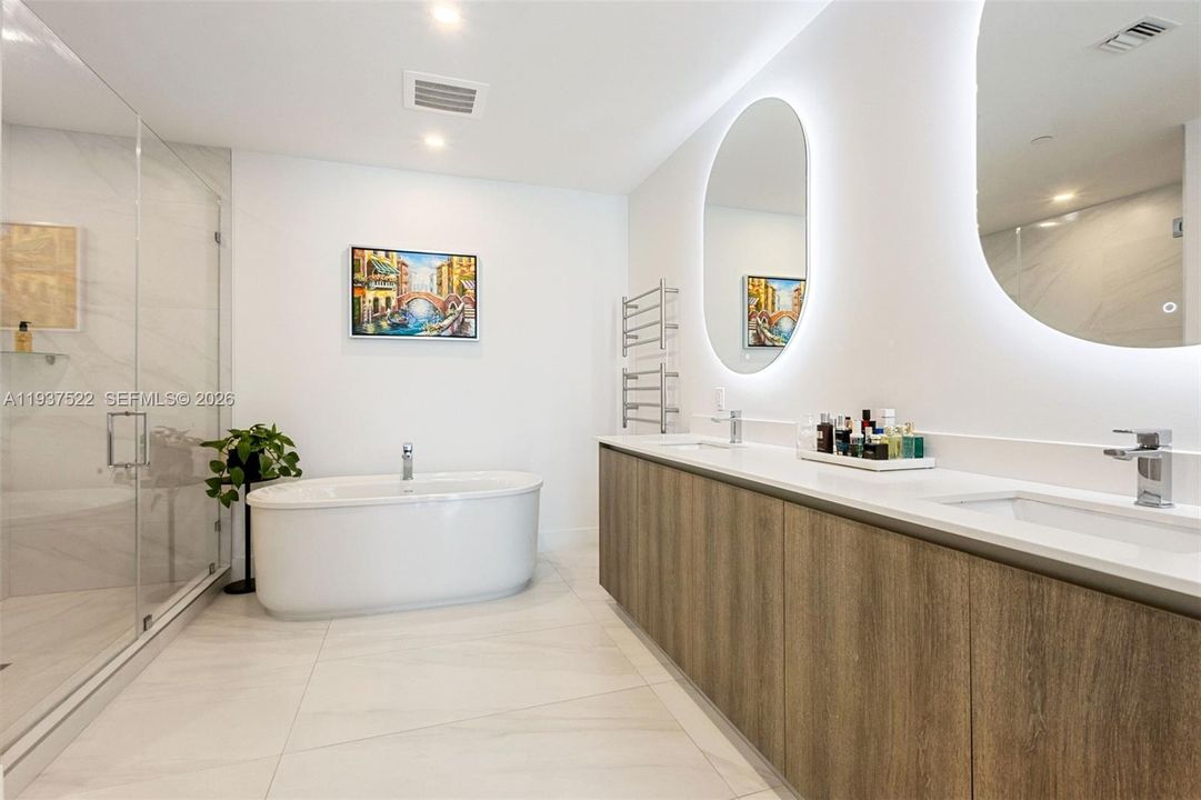 For Sale: $1,645,000 (2 beds, 2 baths, 1675 Square Feet)