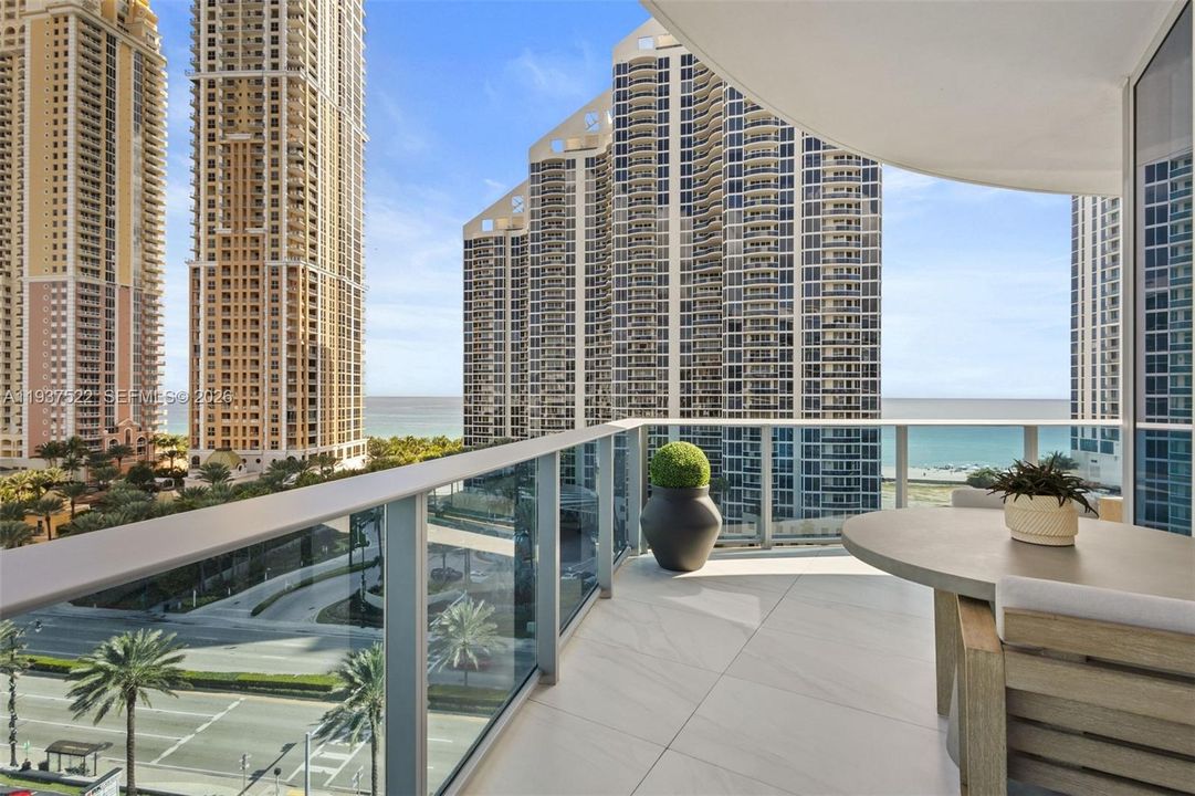 For Sale: $1,645,000 (2 beds, 2 baths, 1675 Square Feet)