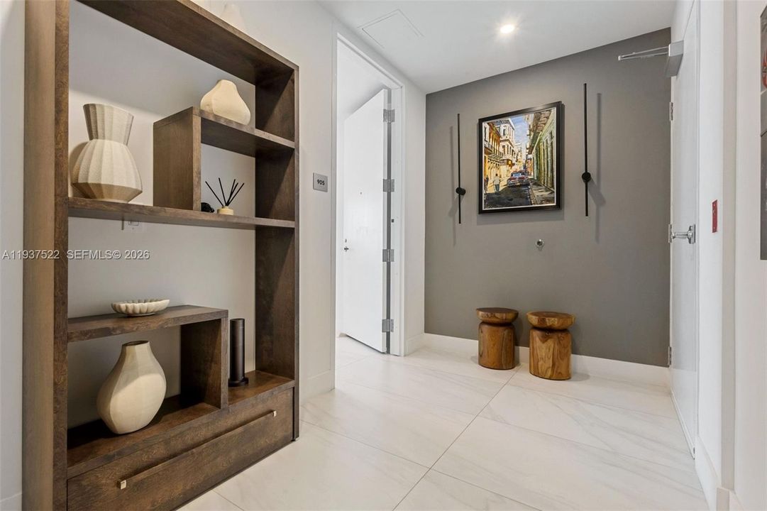 For Sale: $1,645,000 (2 beds, 2 baths, 1675 Square Feet)