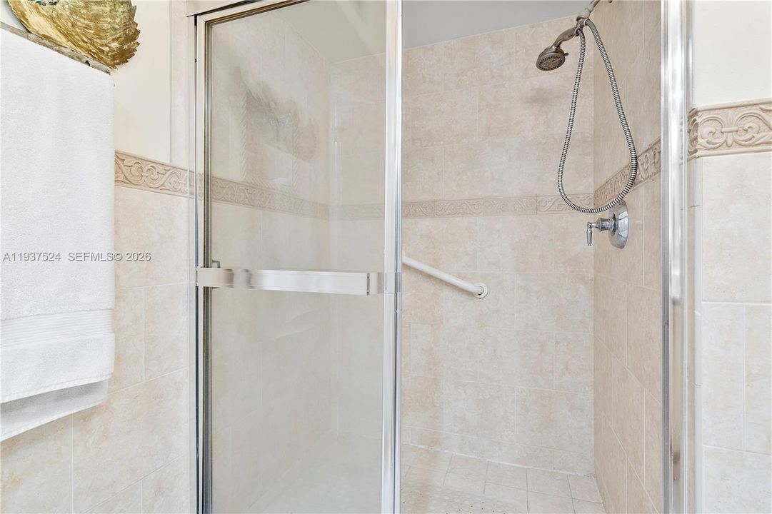 待售: $595,000 (2 贝兹, 2 浴室, 1560 平方英尺)