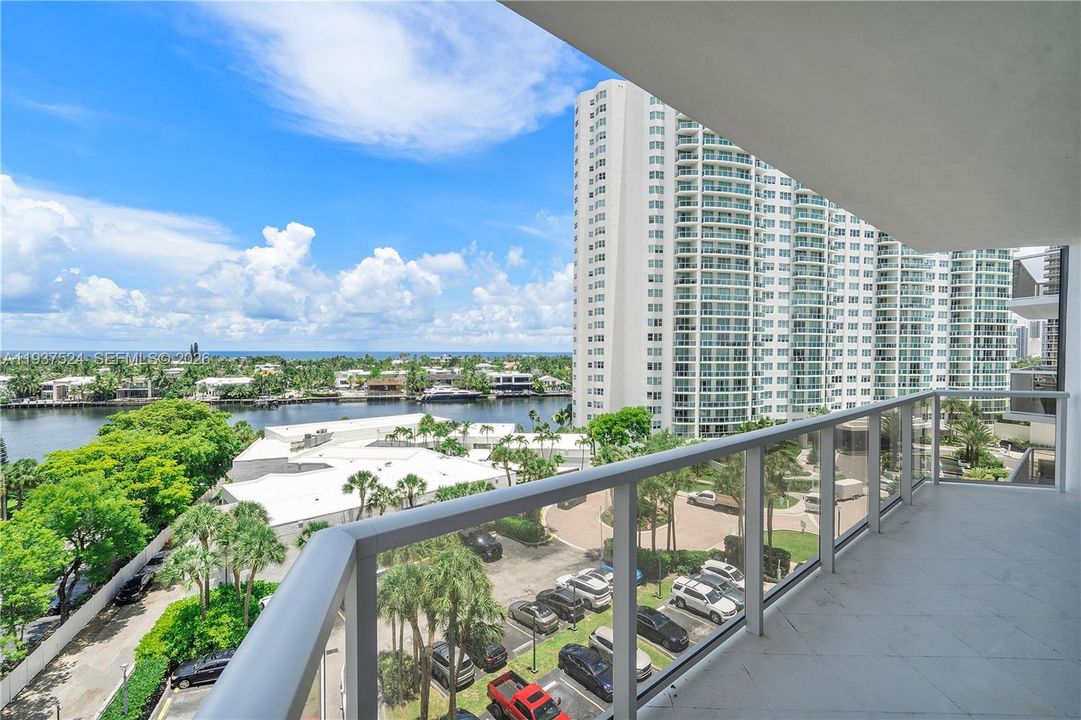 待售: $595,000 (2 贝兹, 2 浴室, 1560 平方英尺)