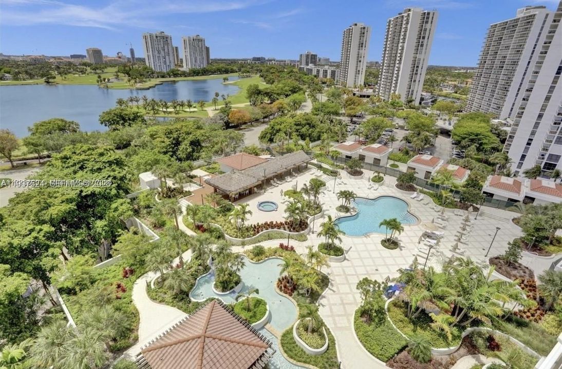 待售: $595,000 (2 贝兹, 2 浴室, 1560 平方英尺)