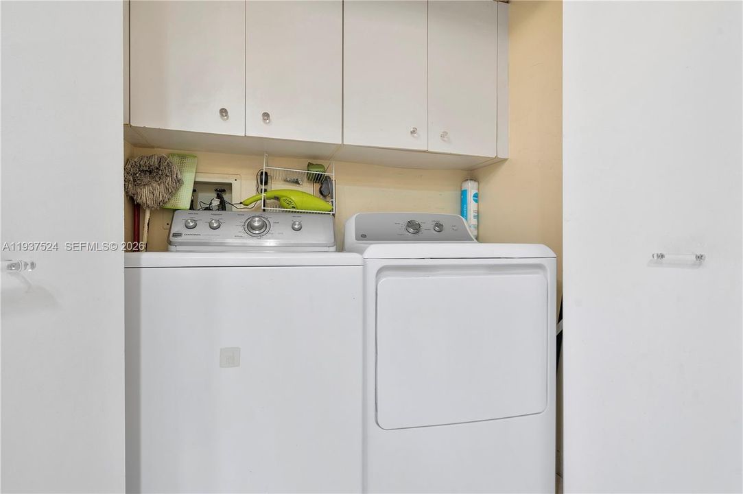 待售: $595,000 (2 贝兹, 2 浴室, 1560 平方英尺)