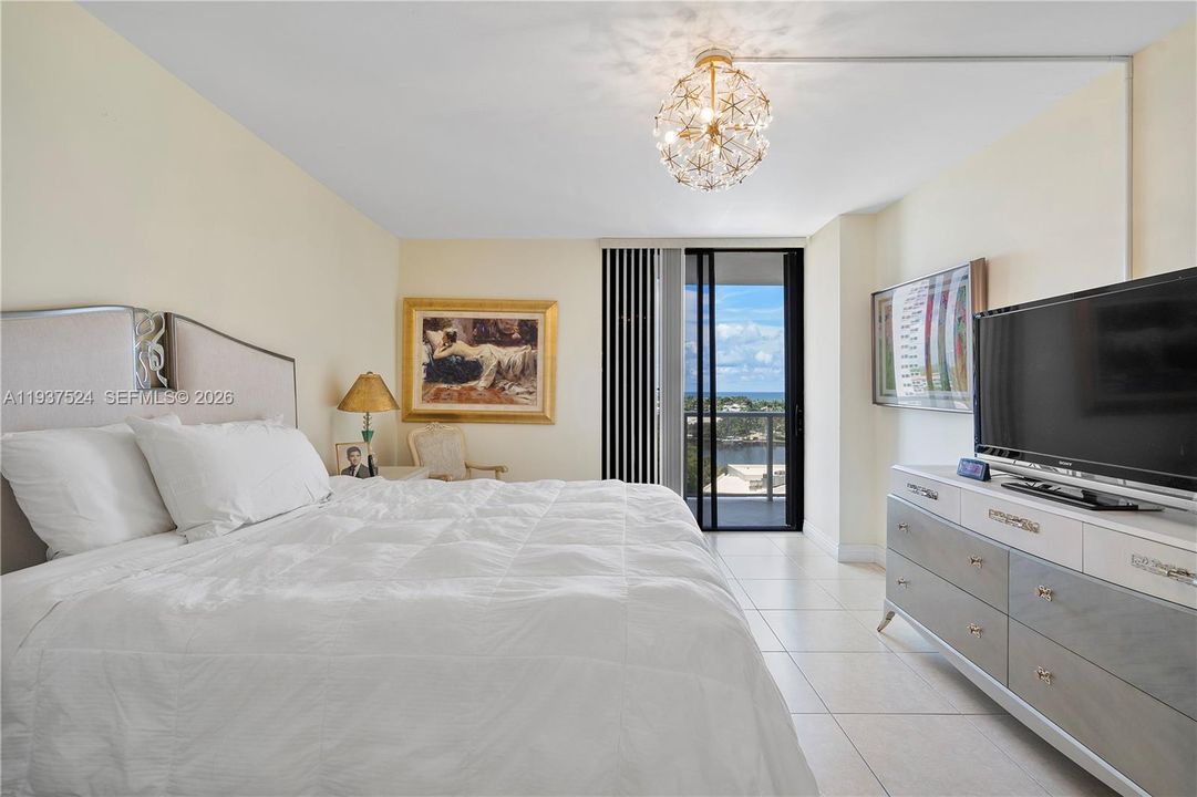 待售: $595,000 (2 贝兹, 2 浴室, 1560 平方英尺)