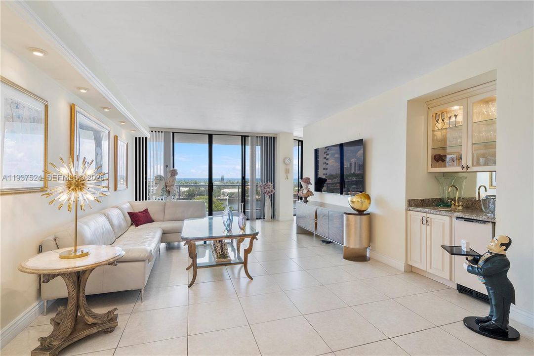 待售: $595,000 (2 贝兹, 2 浴室, 1560 平方英尺)