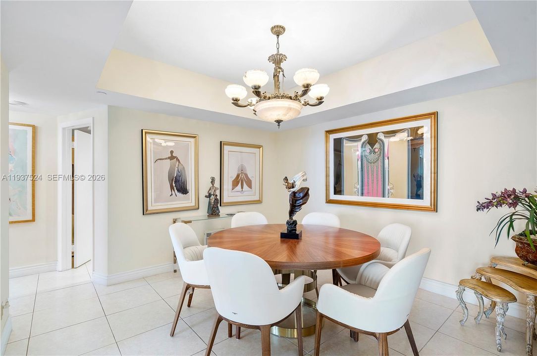 待售: $595,000 (2 贝兹, 2 浴室, 1560 平方英尺)