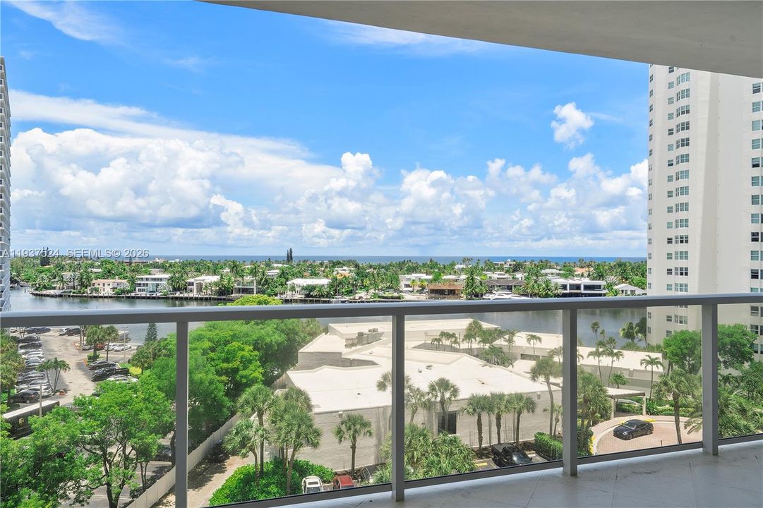 待售: $595,000 (2 贝兹, 2 浴室, 1560 平方英尺)