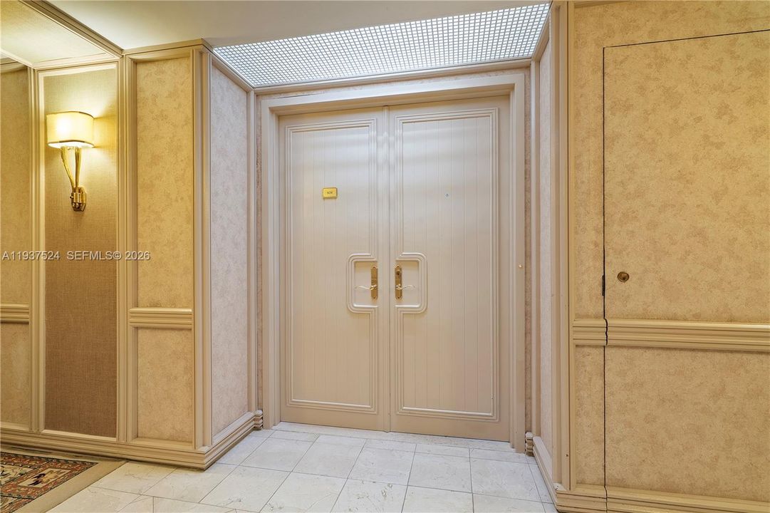 待售: $595,000 (2 贝兹, 2 浴室, 1560 平方英尺)