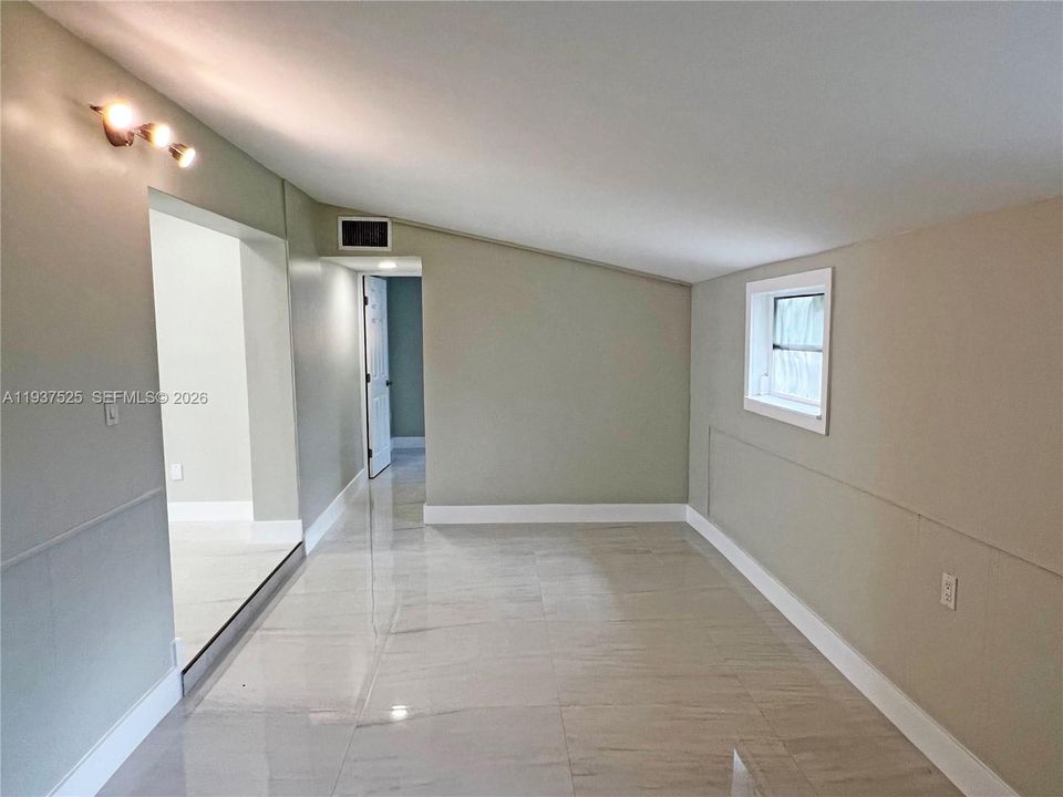 For Rent: $4,099 (3 beds, 2 baths, 1406 Square Feet)