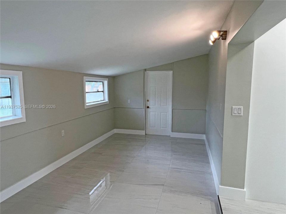 For Rent: $4,099 (3 beds, 2 baths, 1406 Square Feet)