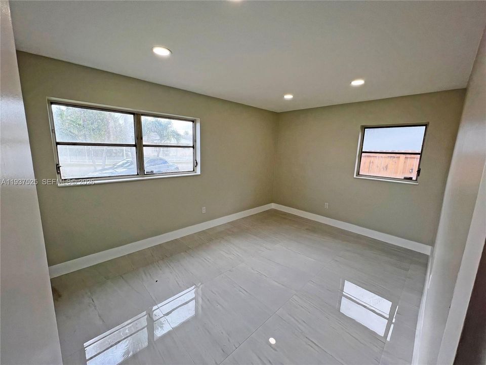 For Rent: $4,099 (3 beds, 2 baths, 1406 Square Feet)