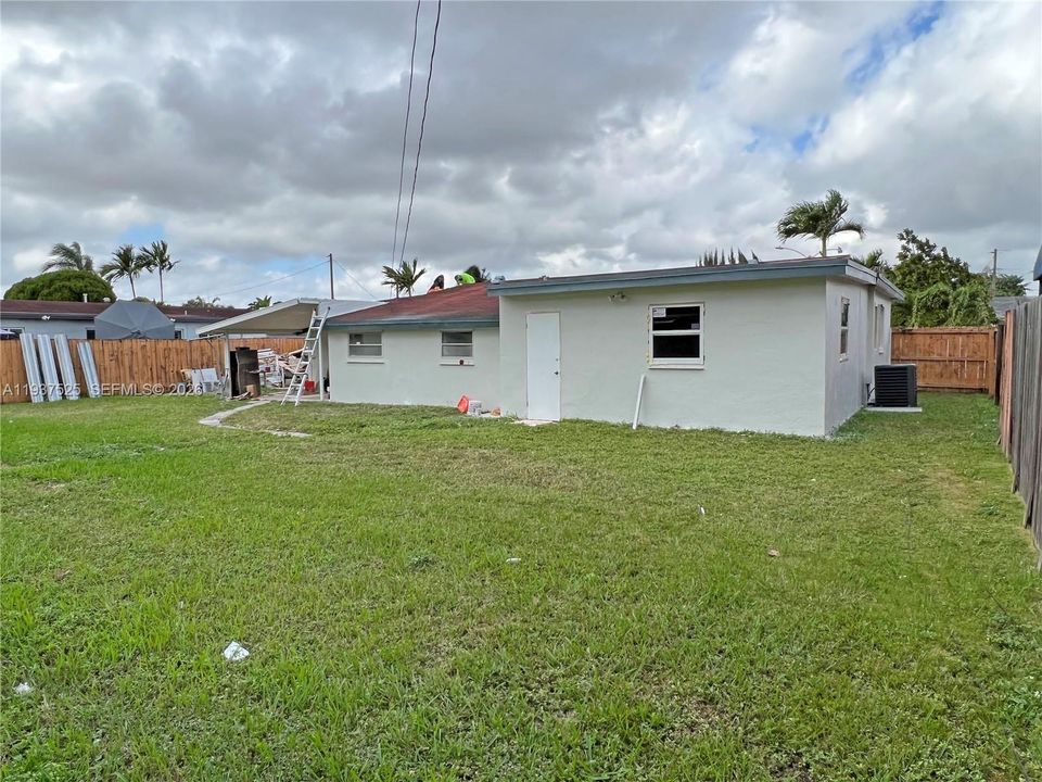 For Rent: $4,099 (3 beds, 2 baths, 1406 Square Feet)