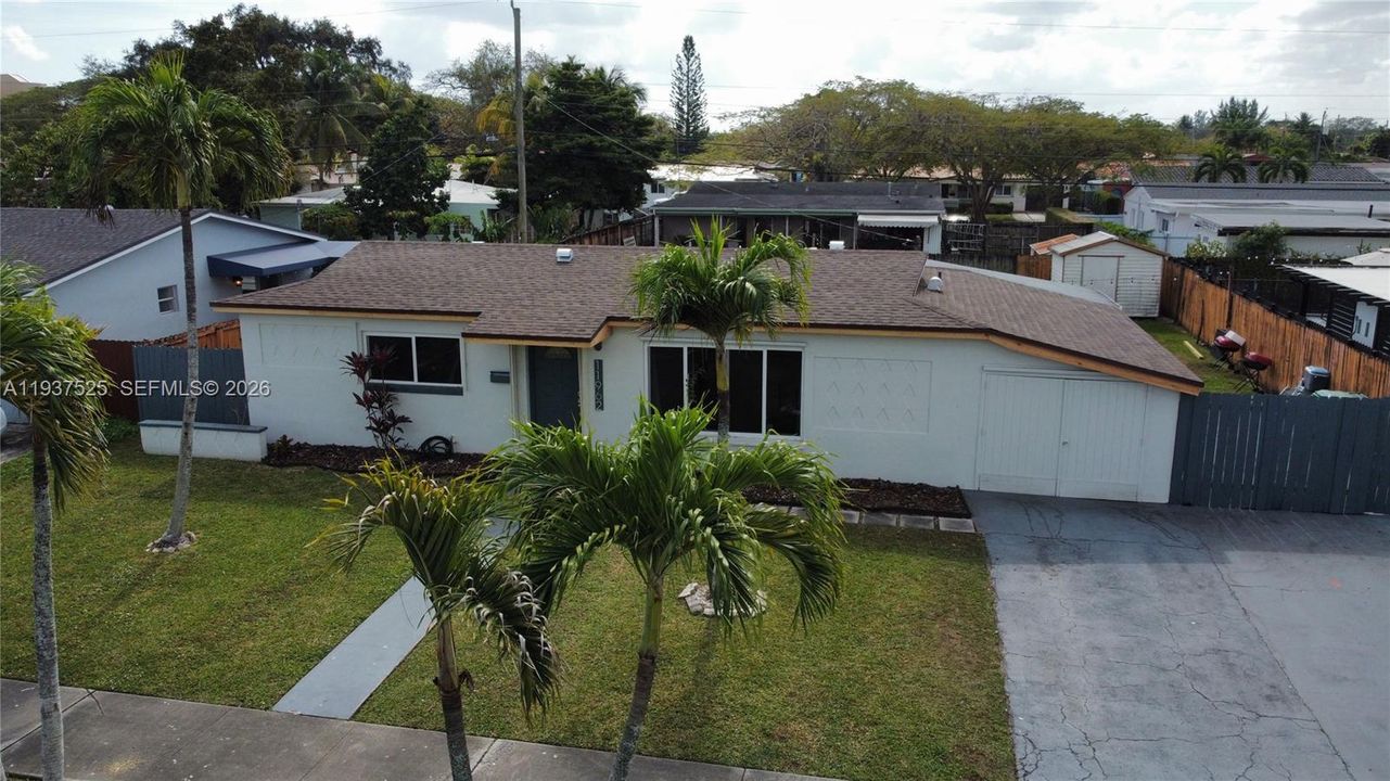 For Rent: $4,099 (3 beds, 2 baths, 1406 Square Feet)