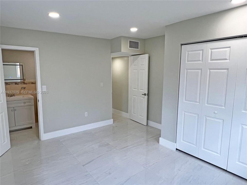 For Rent: $4,099 (3 beds, 2 baths, 1406 Square Feet)