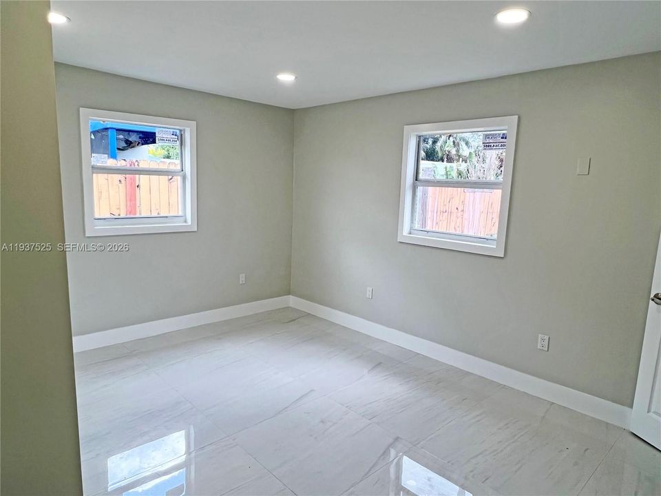 For Rent: $4,099 (3 beds, 2 baths, 1406 Square Feet)