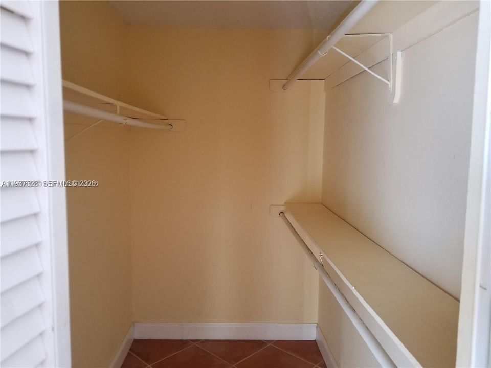 For Rent: $1,875 (1 beds, 1 baths, 620 Square Feet)