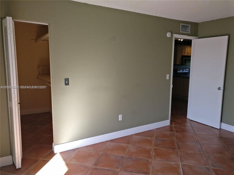 For Rent: $1,875 (1 beds, 1 baths, 620 Square Feet)