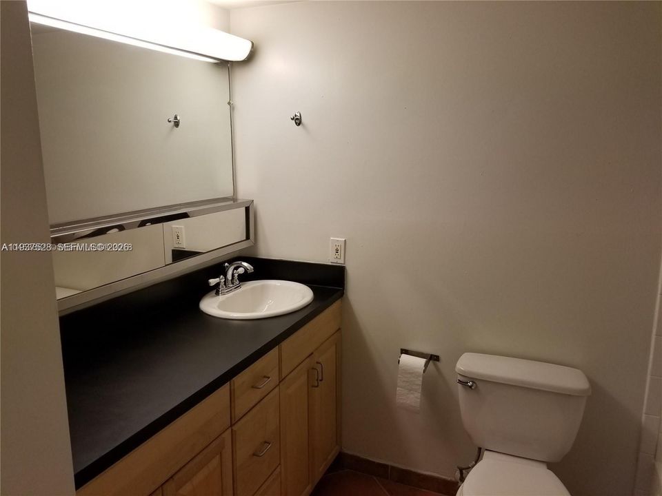 For Rent: $1,875 (1 beds, 1 baths, 620 Square Feet)