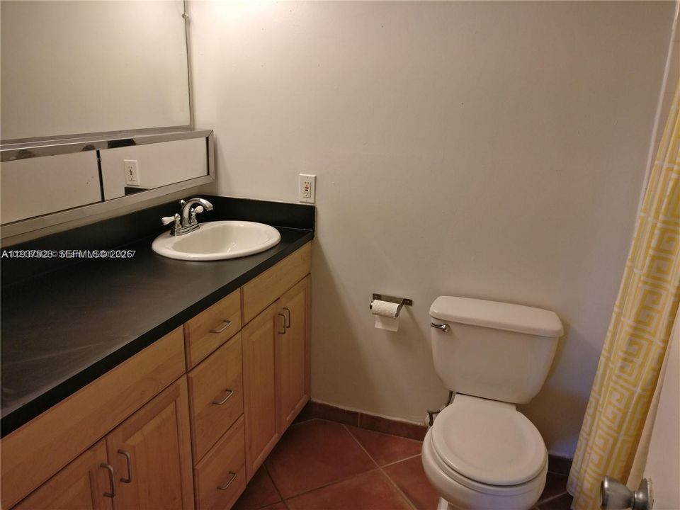 For Rent: $1,875 (1 beds, 1 baths, 620 Square Feet)