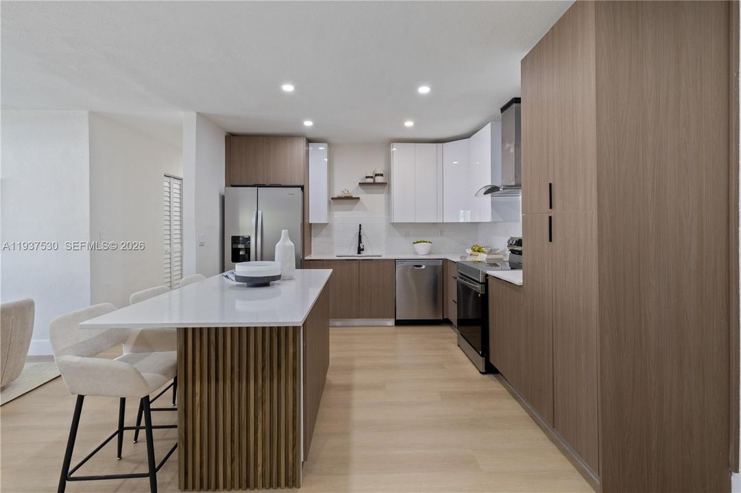 На продажу: $645,000 (4 спален, 2 ванн, 1518 Квадратных фут)