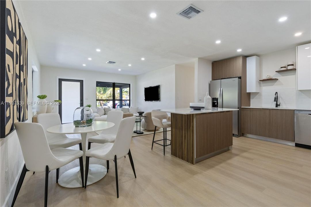 На продажу: $645,000 (4 спален, 2 ванн, 1518 Квадратных фут)