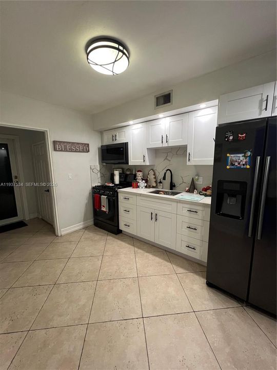 For Sale: $645,000 (3 beds, 2 baths, 1099 Square Feet)