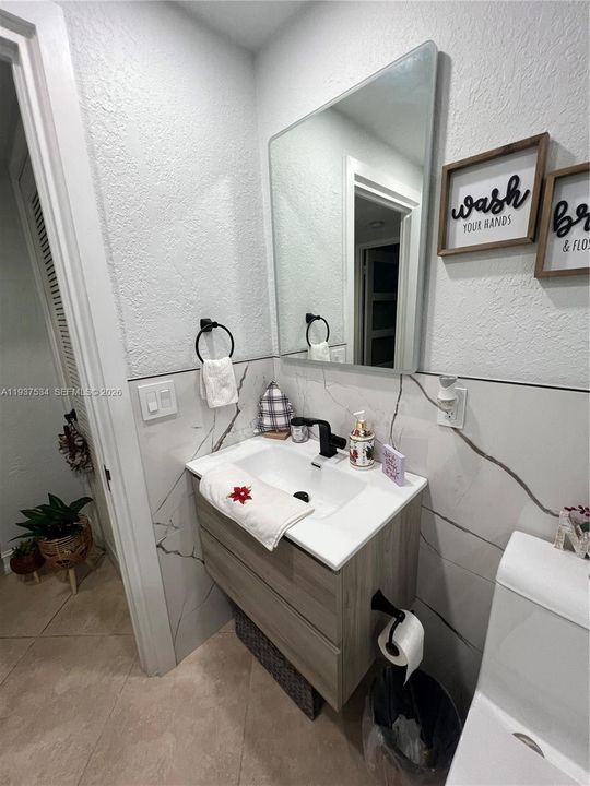 For Sale: $645,000 (3 beds, 2 baths, 1099 Square Feet)