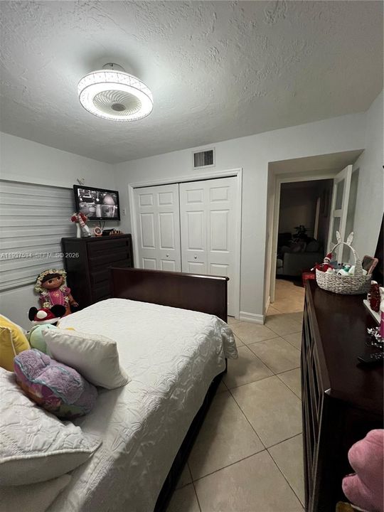 For Sale: $645,000 (3 beds, 2 baths, 1099 Square Feet)