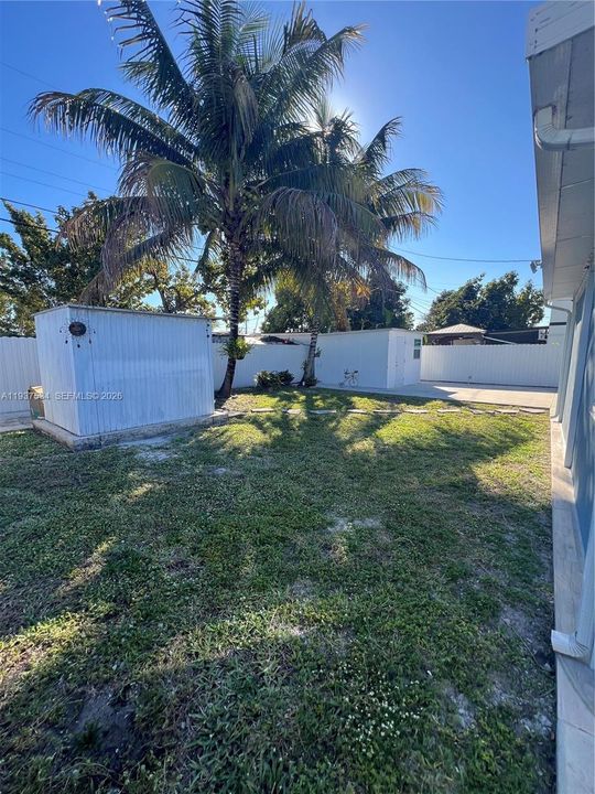 For Sale: $645,000 (3 beds, 2 baths, 1099 Square Feet)