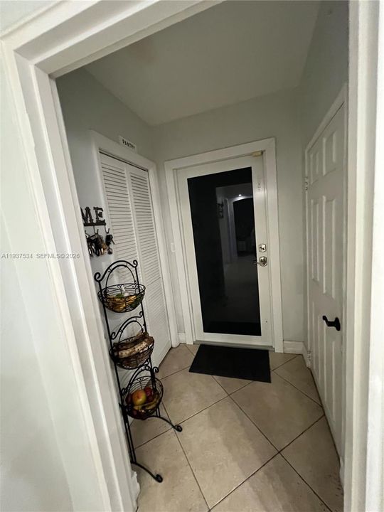 For Sale: $645,000 (3 beds, 2 baths, 1099 Square Feet)