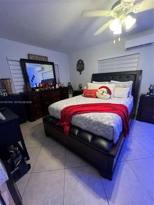 For Sale: $645,000 (3 beds, 2 baths, 1099 Square Feet)