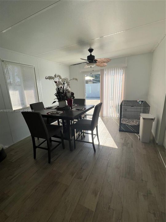 For Sale: $645,000 (3 beds, 2 baths, 1099 Square Feet)