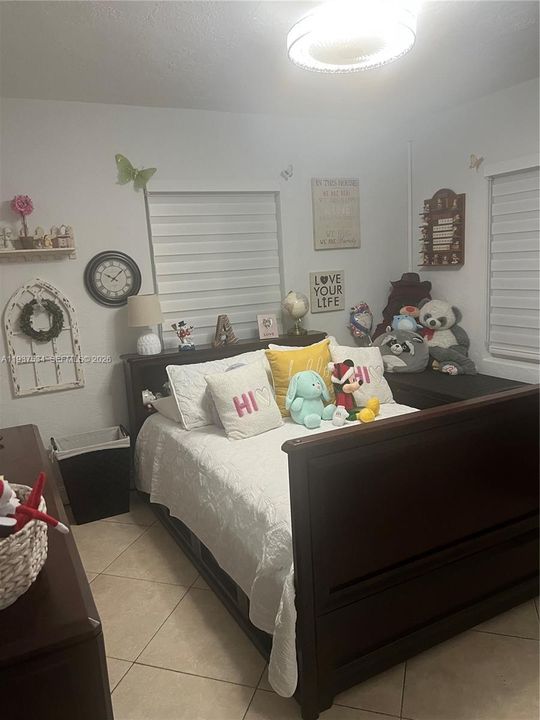 For Sale: $645,000 (3 beds, 2 baths, 1099 Square Feet)