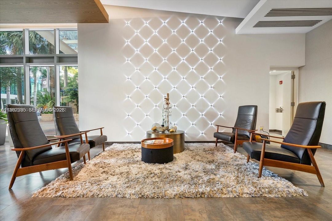 For Rent: $5,200 (2 beds, 2 baths, 1215 Square Feet)