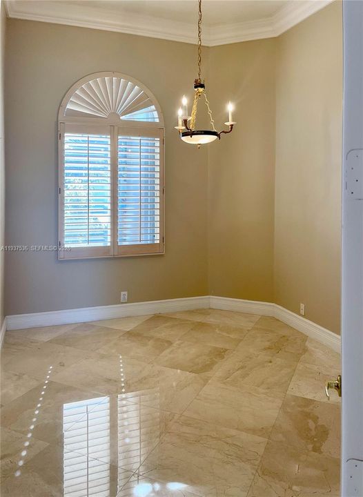 En Renta: $8,400 (6 camas, 4 baños, 3541 Pies cuadrados)