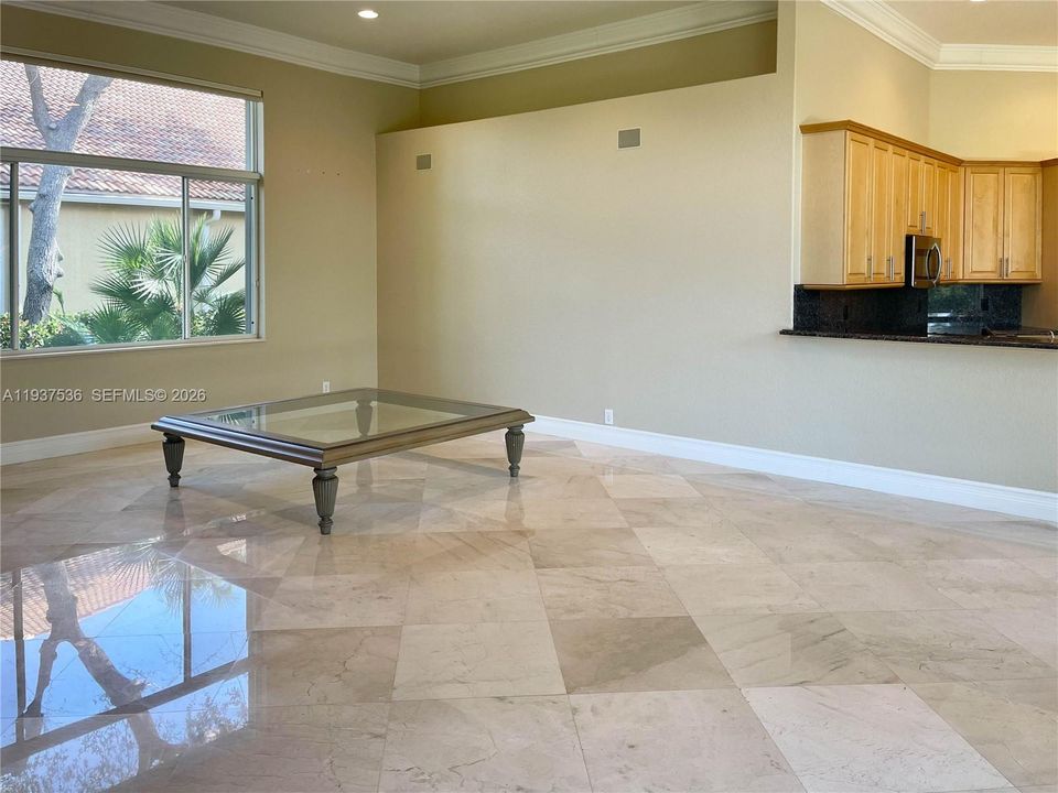 En Renta: $8,400 (6 camas, 4 baños, 3541 Pies cuadrados)