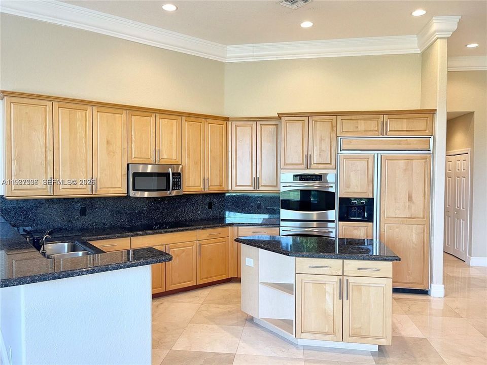 En Renta: $8,400 (6 camas, 4 baños, 3541 Pies cuadrados)